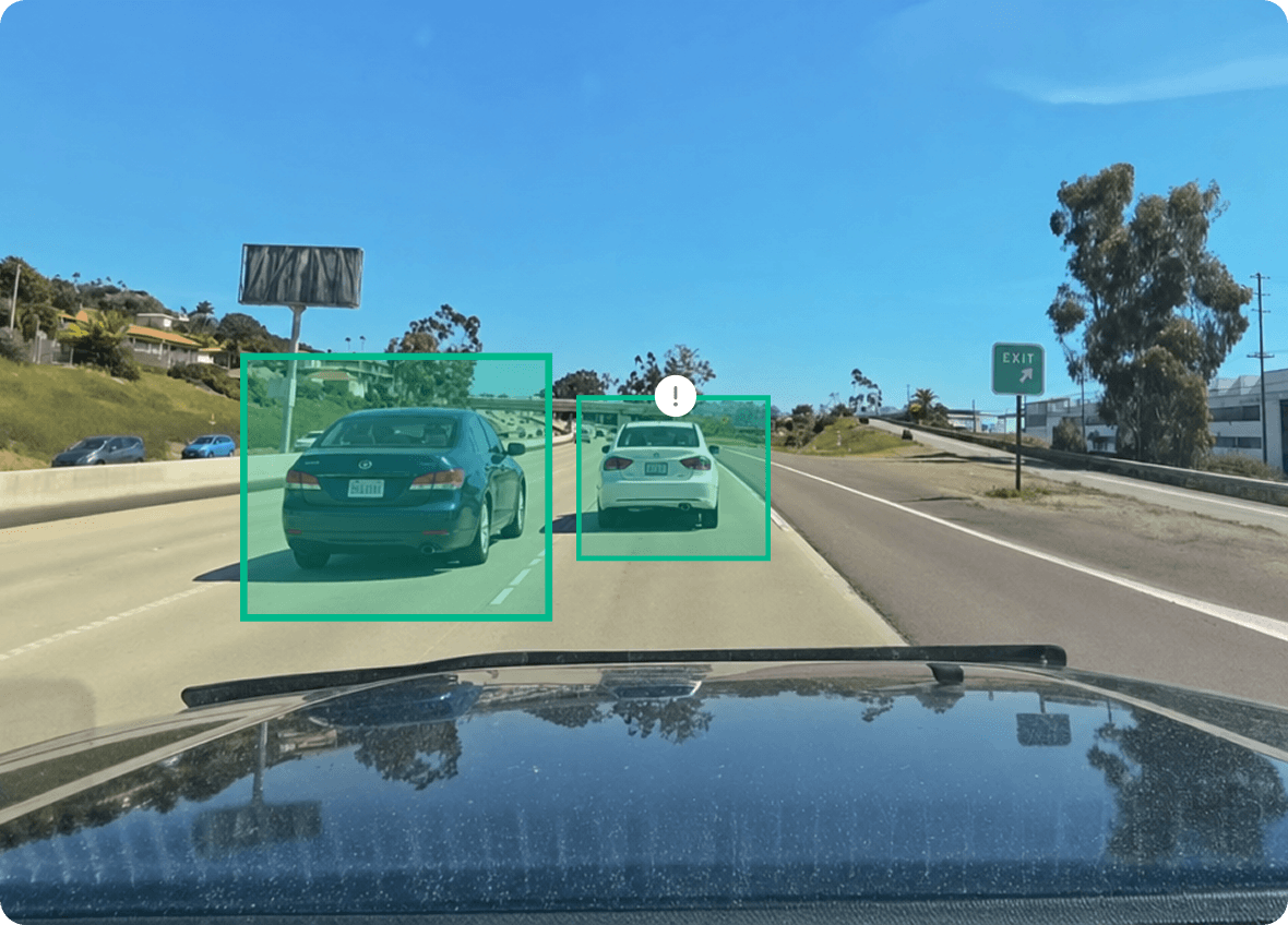 Road-facing AI dash camera detecting following distance
